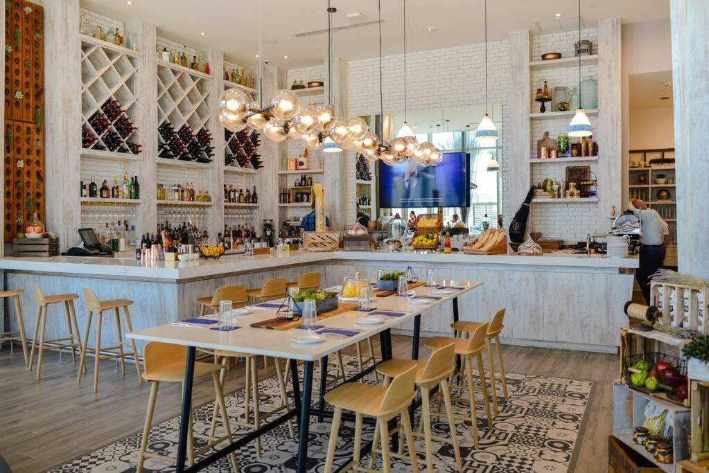 Spectacular Sunset Views Over The Ocean At Hollywood Exterior photo