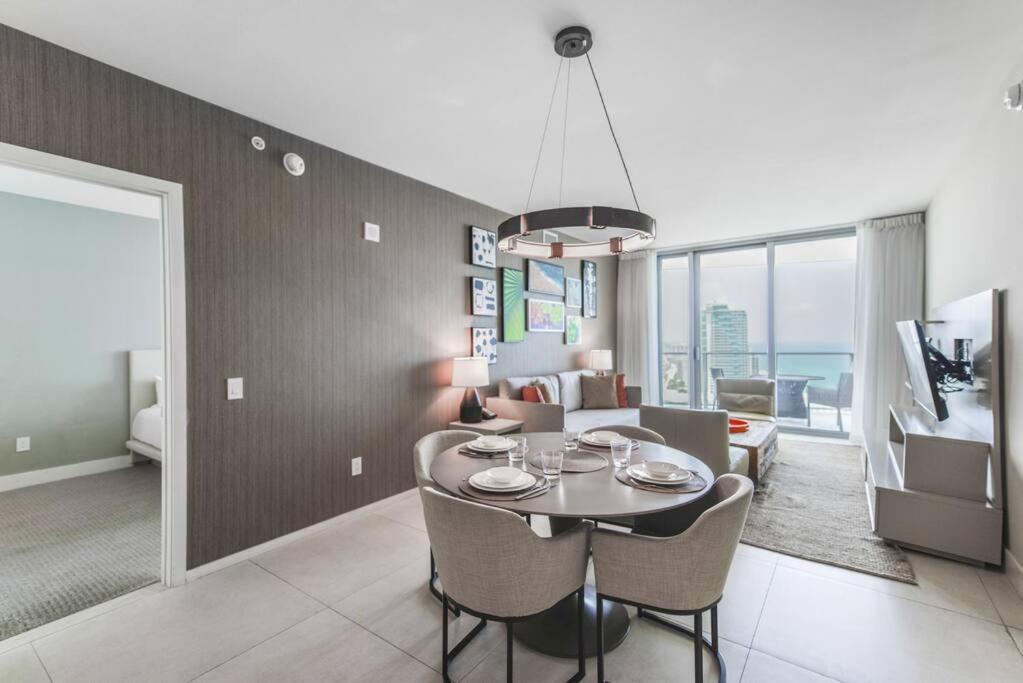 Spectacular Sunset Views Over The Ocean At Hollywood Exterior photo