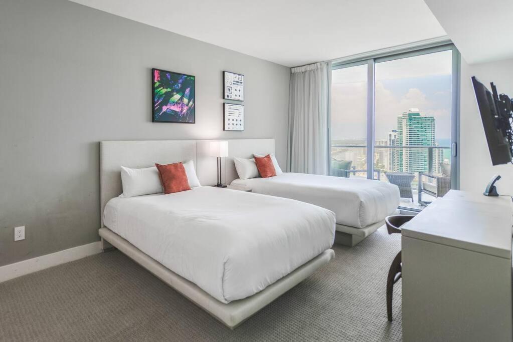 Spectacular Sunset Views Over The Ocean At Hollywood Exterior photo