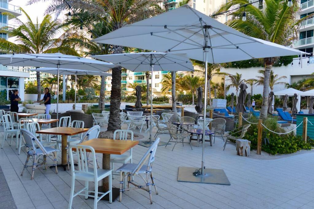 Spectacular Sunset Views Over The Ocean At Hollywood Exterior photo
