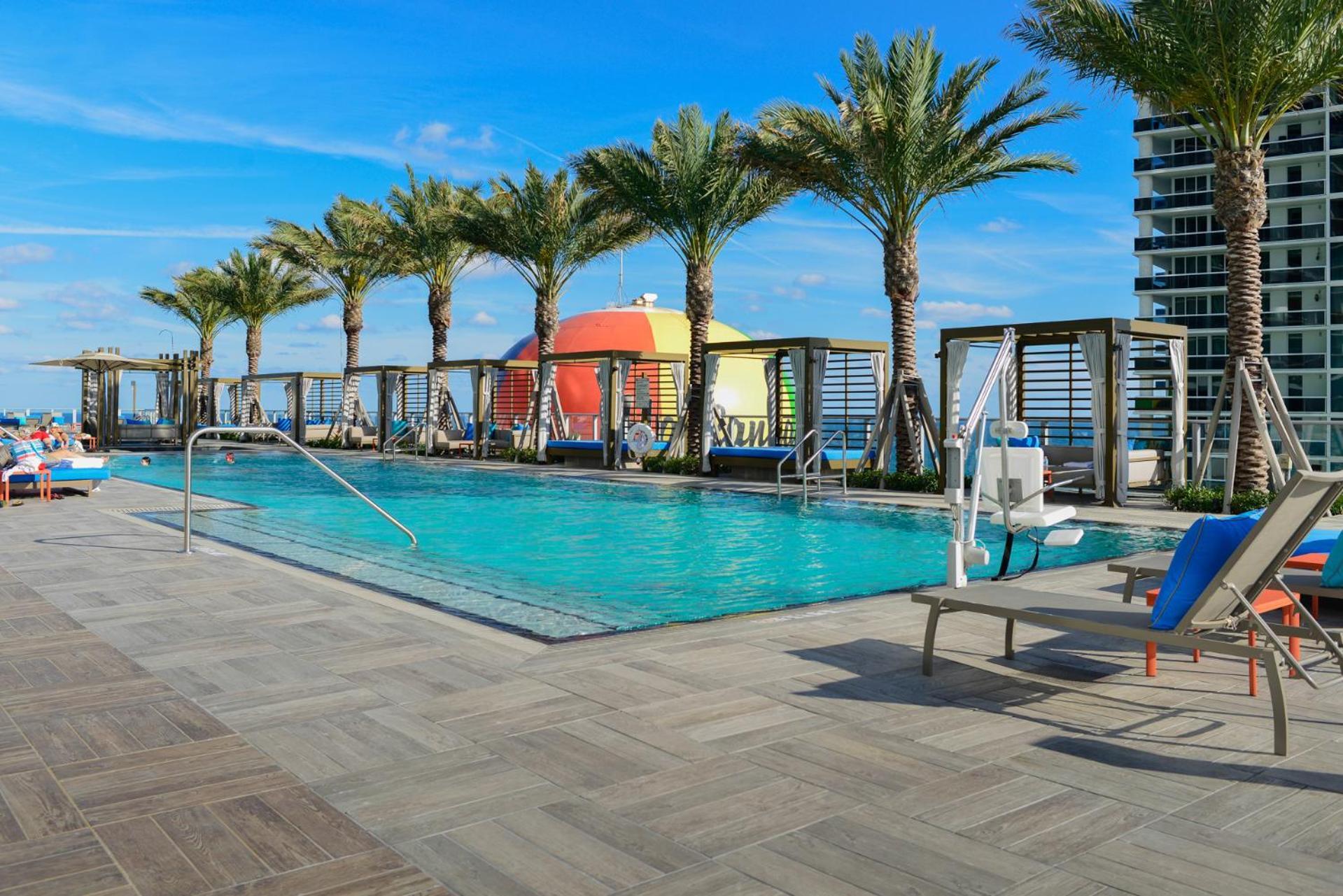 Spectacular Sunset Views Over The Ocean At Hollywood Exterior photo