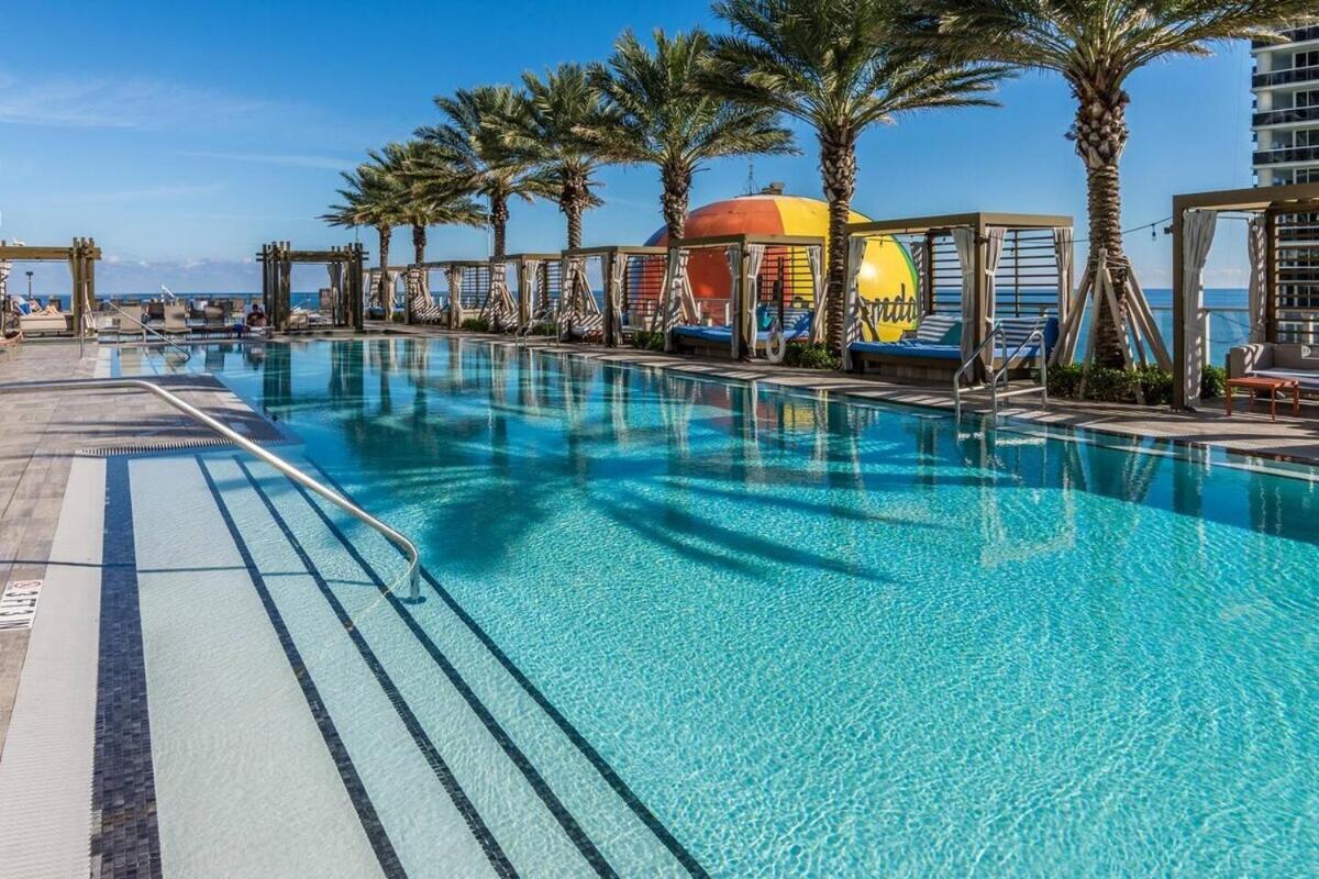 Spectacular Sunset Views Over The Ocean At Hollywood Exterior photo