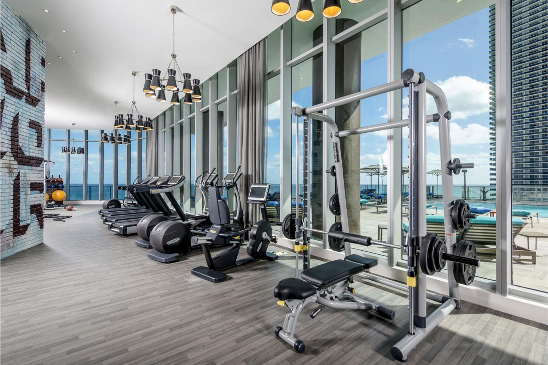 Spectacular Sunset Views Over The Ocean At Hollywood Exterior photo